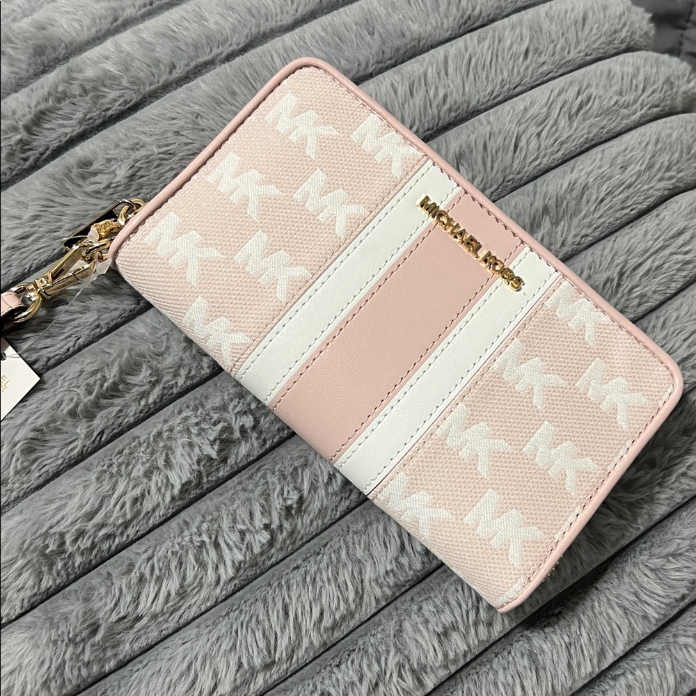 Michael Kors Blush and White Logo Wallet - Picture 6 of 6